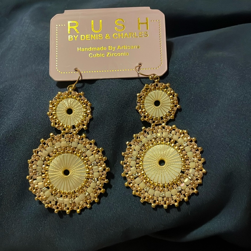 NWOT Beautiful RUSH dangly Cubic Zirconia Earrings